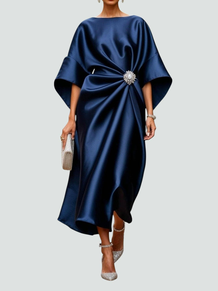 Abito Maxi Drappeggiato con Spilla