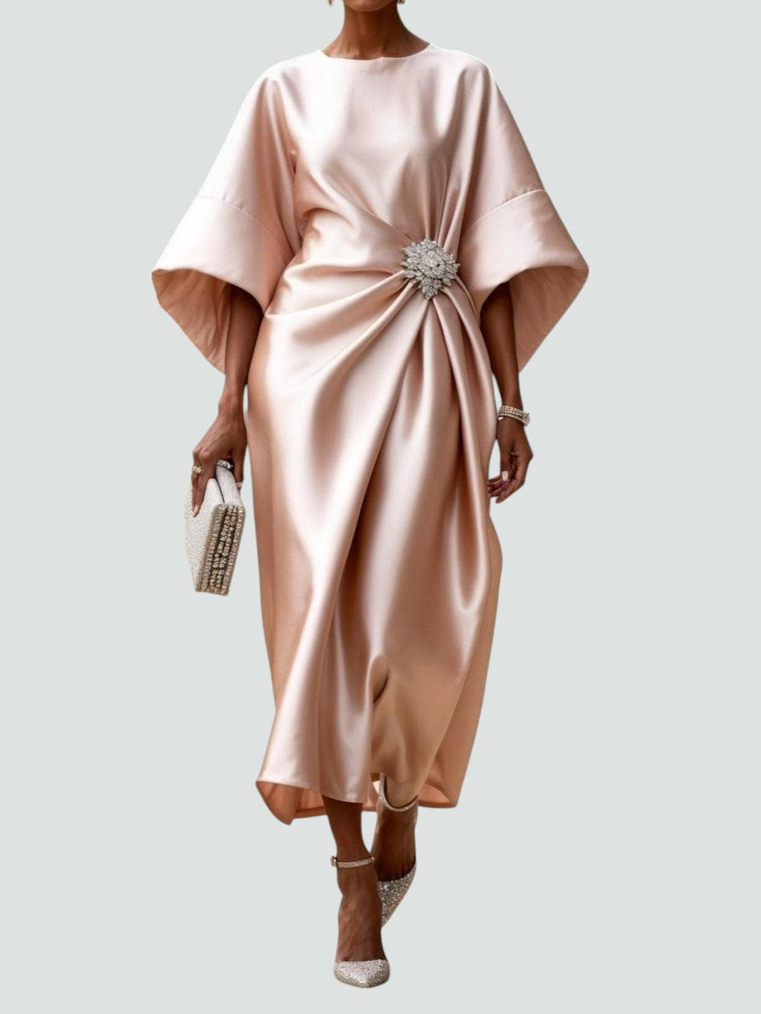 Abito Maxi Drappeggiato con Spilla