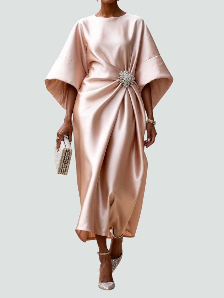 Abito Maxi Drappeggiato con Spilla