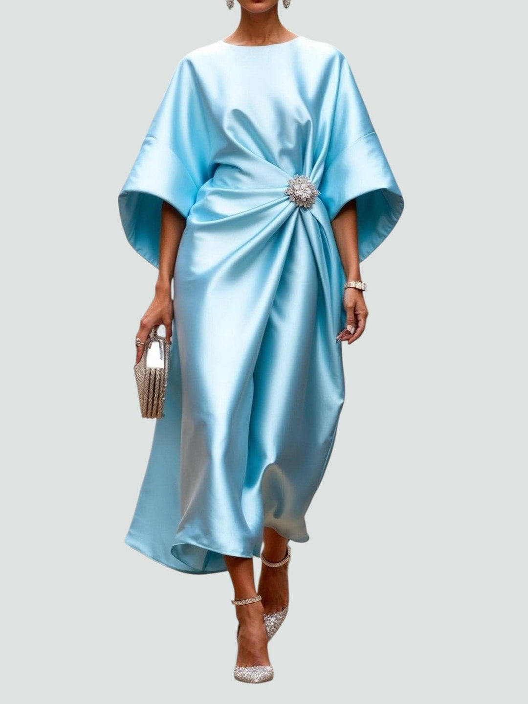 Abito Maxi Drappeggiato con Spilla