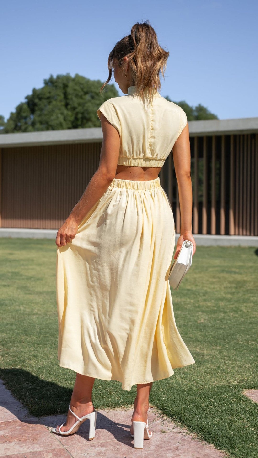 Abito Midi Giallo con Cut-Out