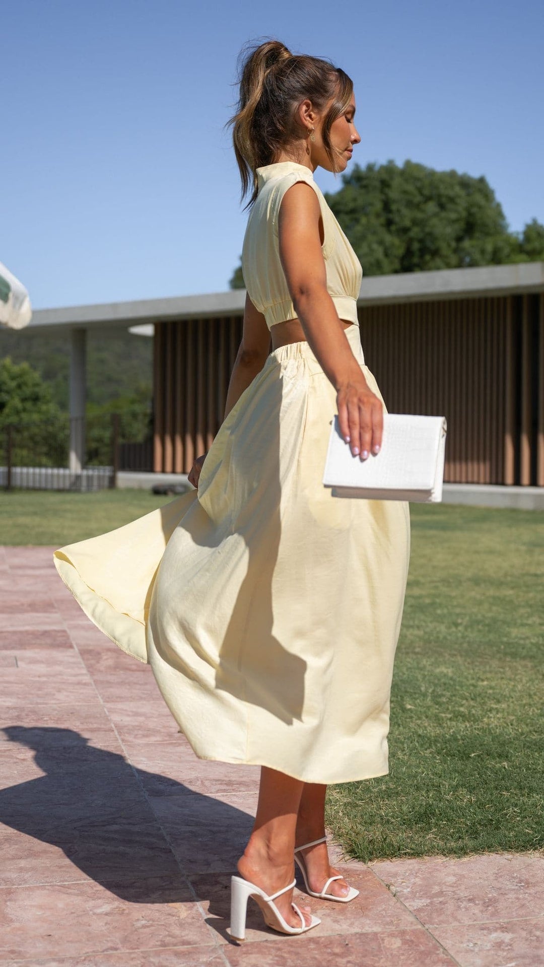 Abito Midi Giallo con Cut-Out