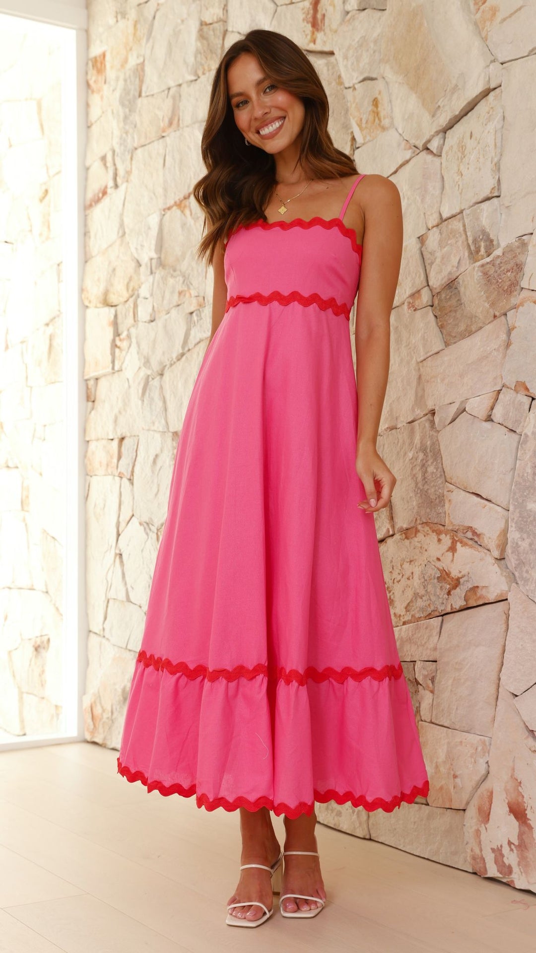Abito Midi Rosa con Bordo Ondulato
