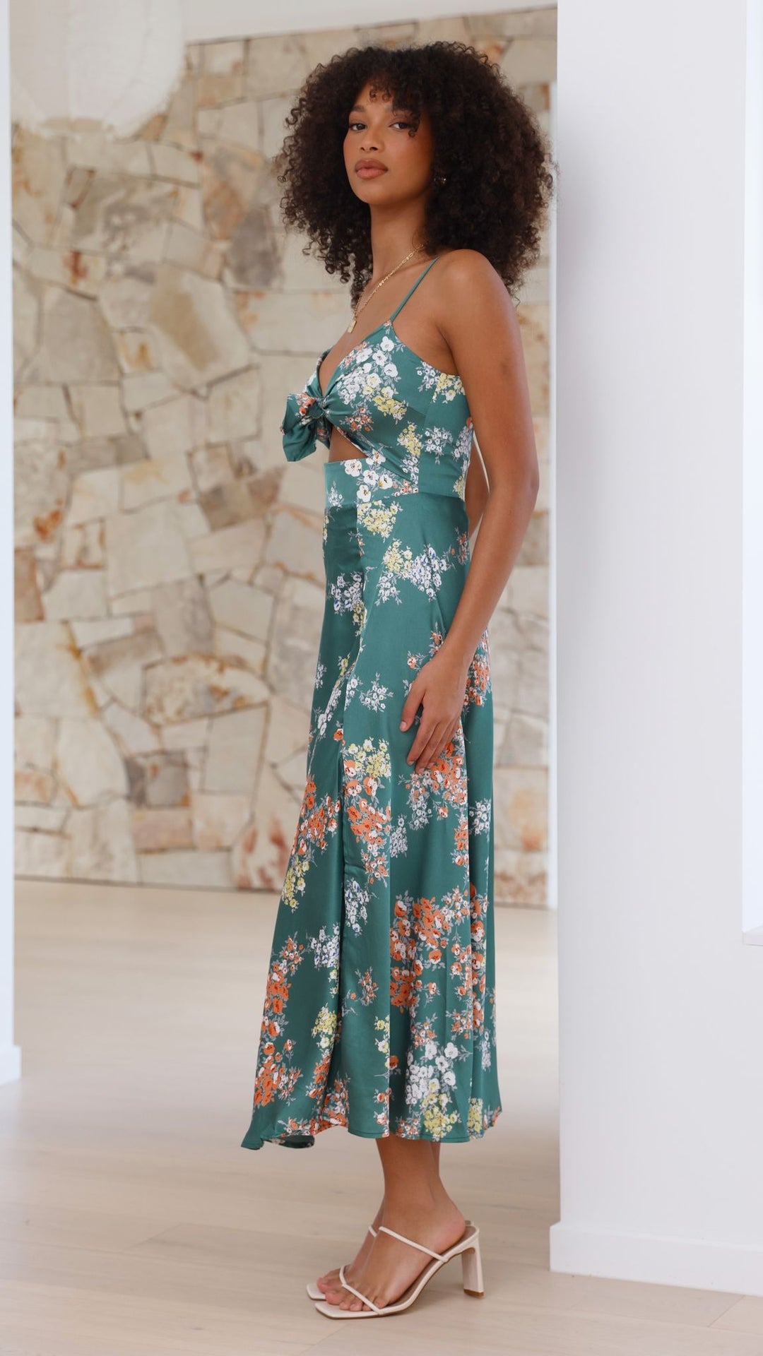 Abito Midi Floreale con Cut-Out