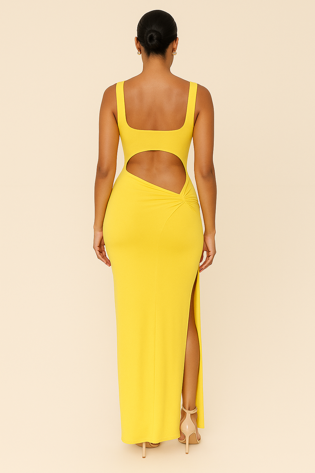 Abito Lungo Giallo con Cut-Out