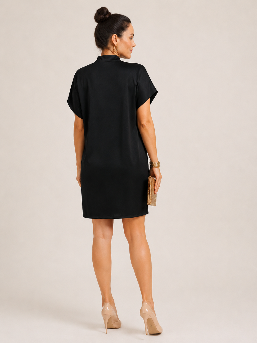 Vestito Nero a Collo Alto