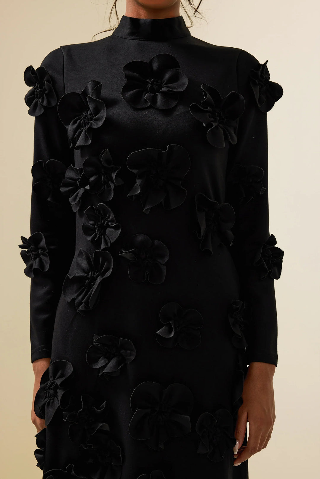 Abito Elegante con Fiori a Rilievo
