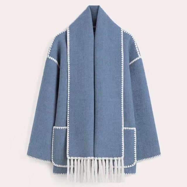 Cappotto Nero con Bordi a Contrasto