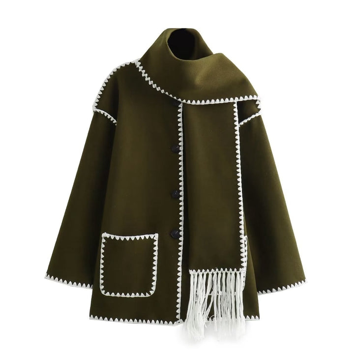 Cappotto Nero con Bordi a Contrasto