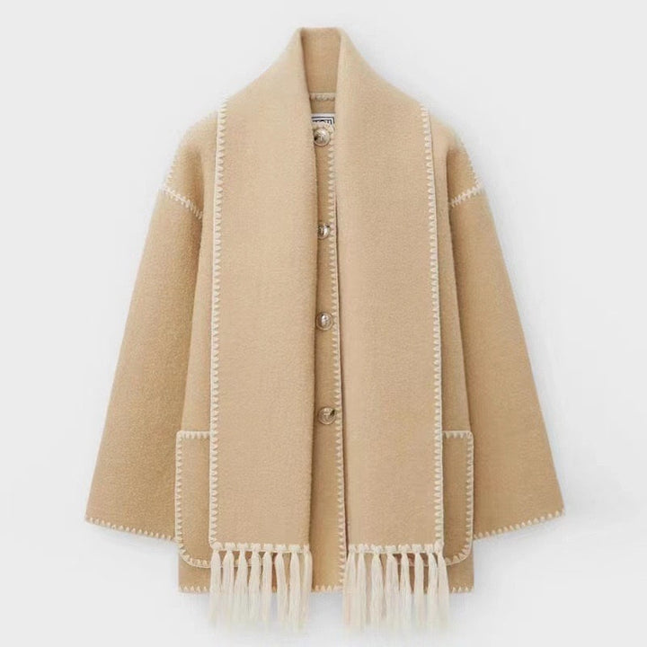 Cappotto Nero con Bordi a Contrasto