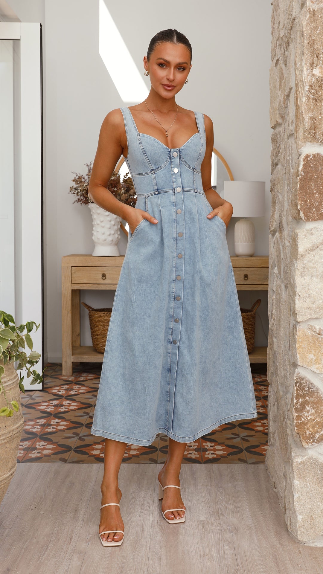 Abito Midi Azzurro con Bottoni