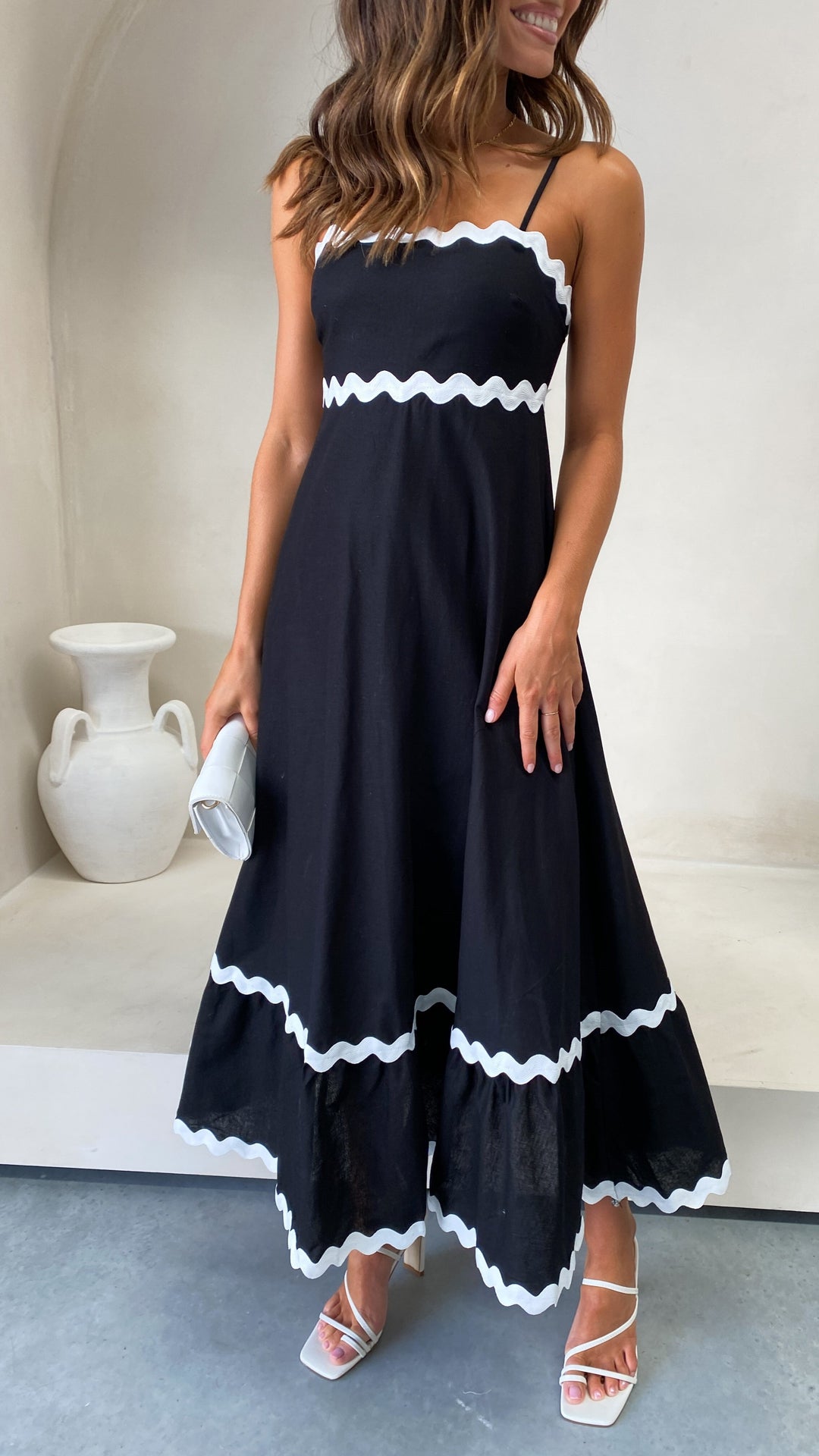 Abito Midi con Bordo a Contrasto