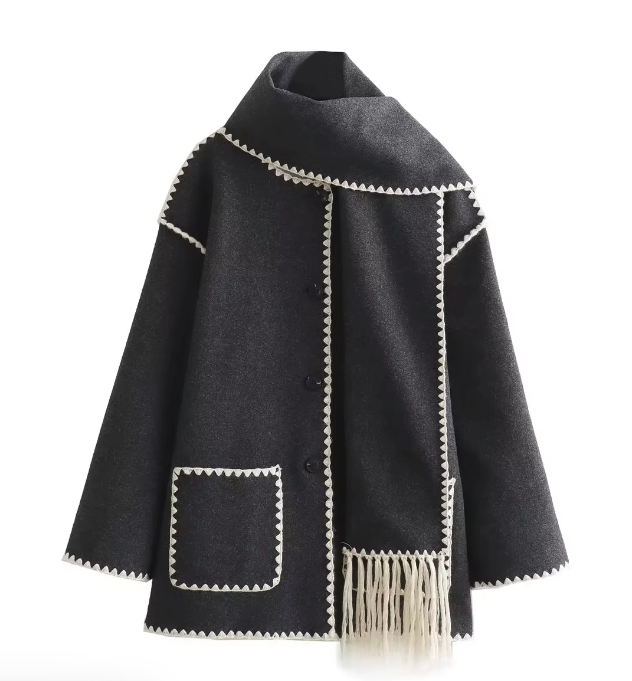 Cappotto Nero con Bordi a Contrasto