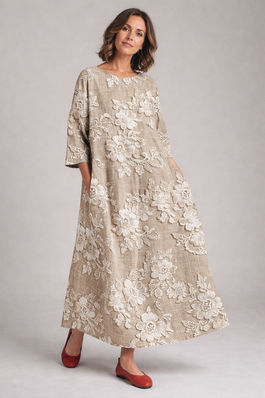 Abito Maxi con Ricami Floreali