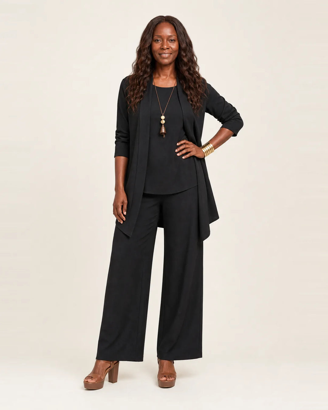 Completo Elegante con Cardigan Fluido
