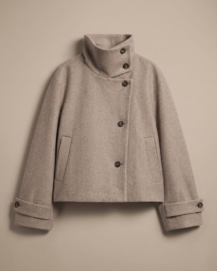 Cappotto Corto con Bottoni Asimmetrici