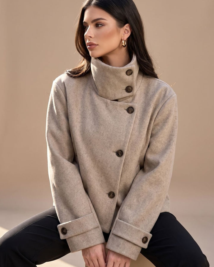 Cappotto Corto con Bottoni Asimmetrici