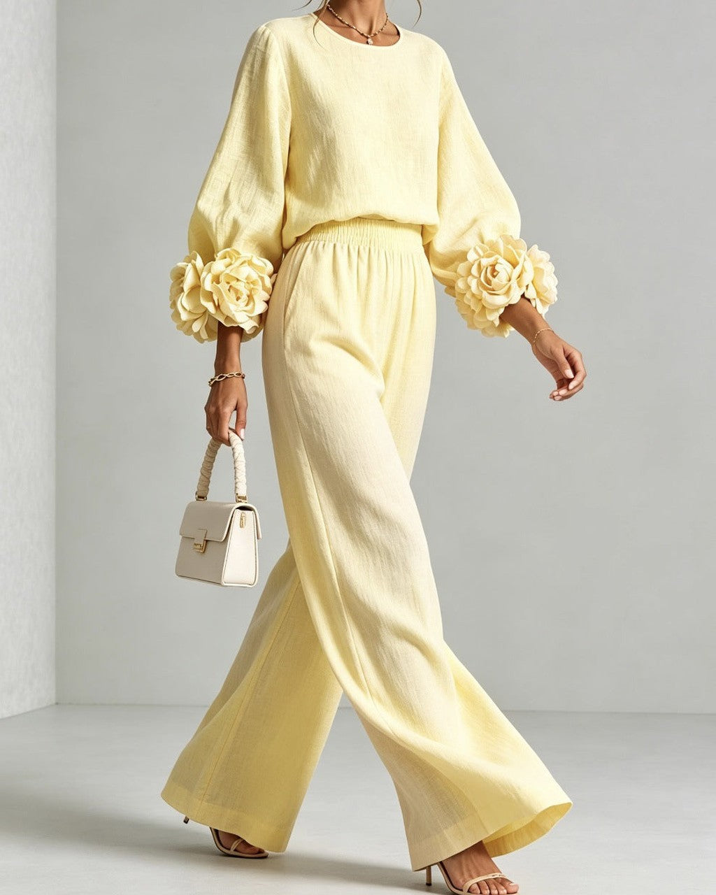Completo Pantalone con Fiori Applicati