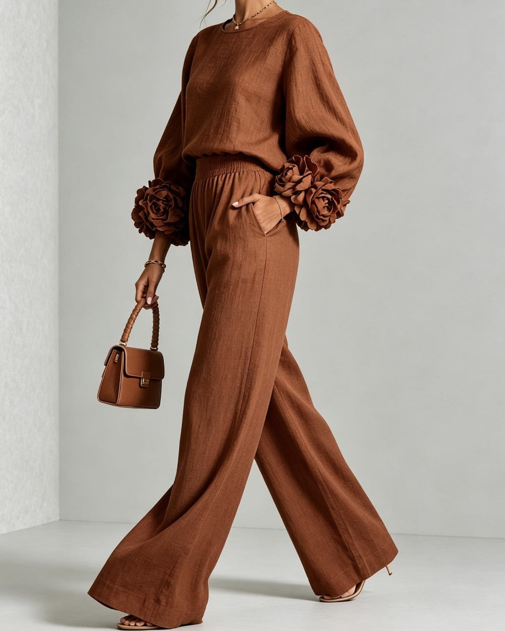 Completo Pantalone con Fiori Applicati