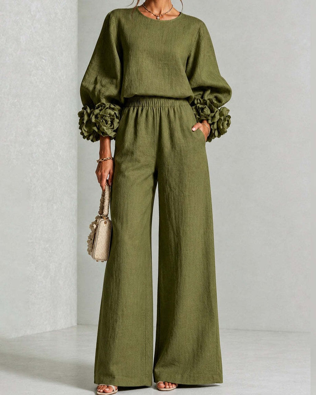 Completo Pantalone con Fiori Applicati