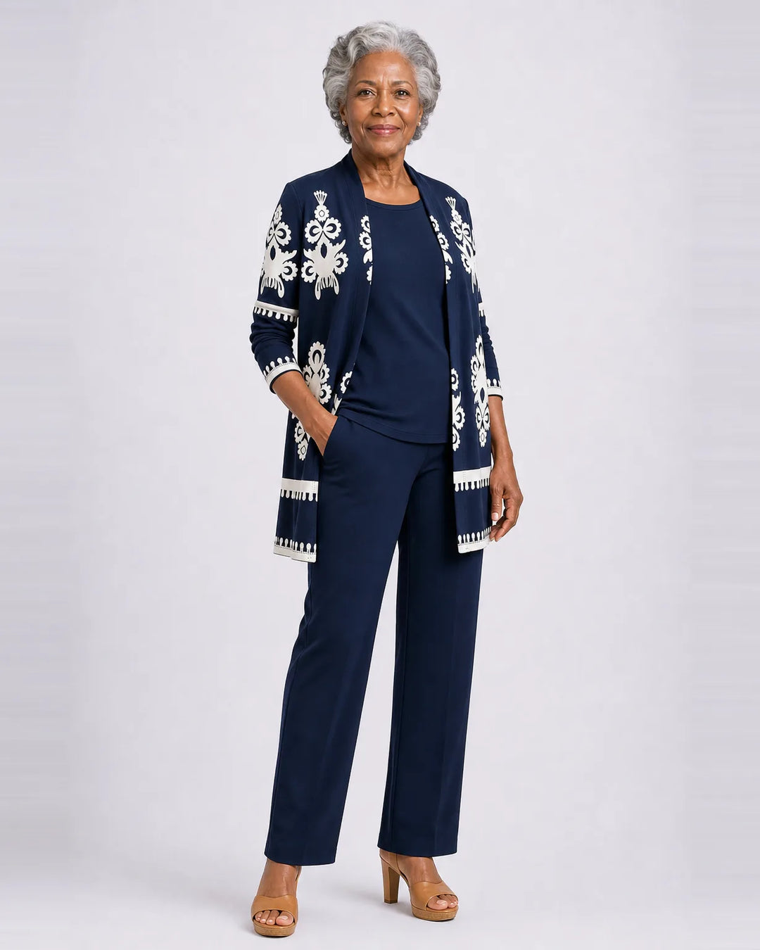 Completo Elegante Blu con Ricamo