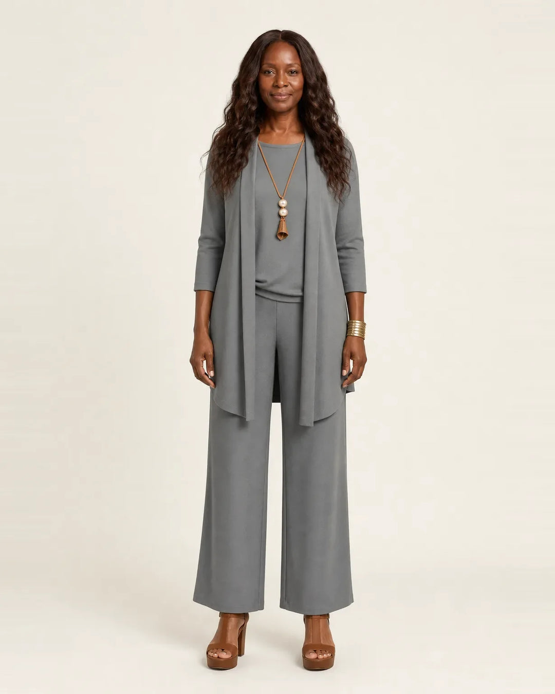 Completo Elegante con Cardigan Fluido
