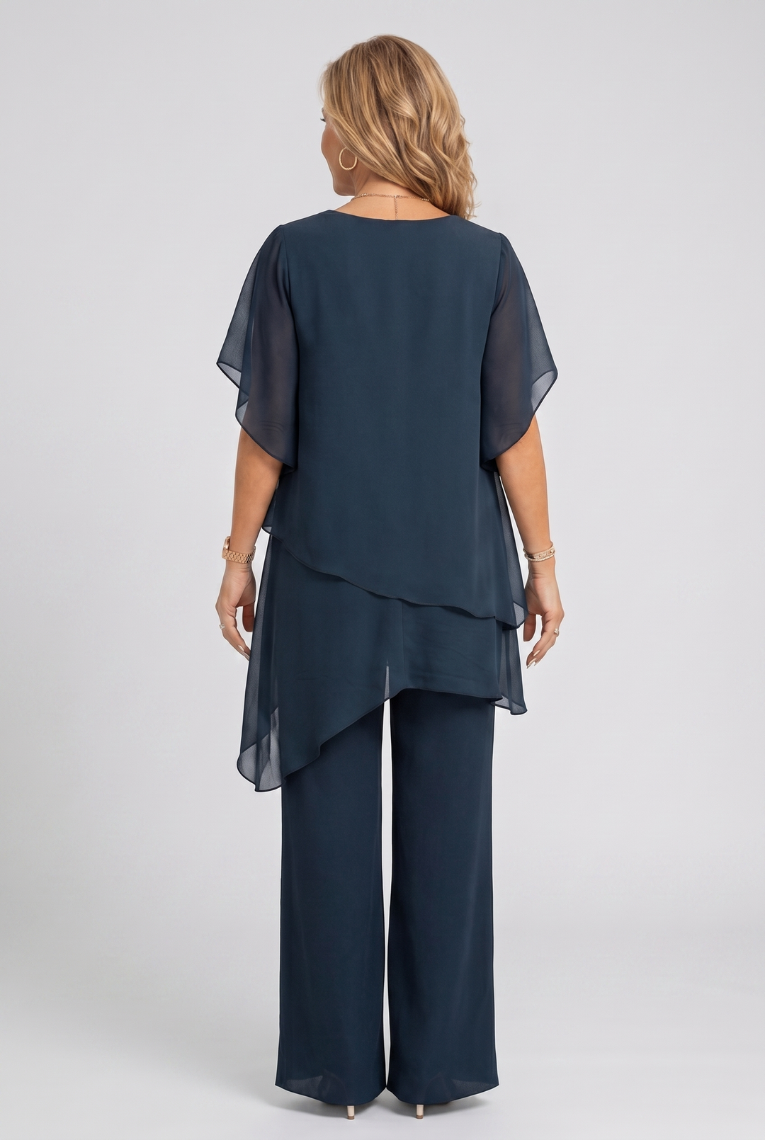 Completo Elegante con Top Asimmetrico