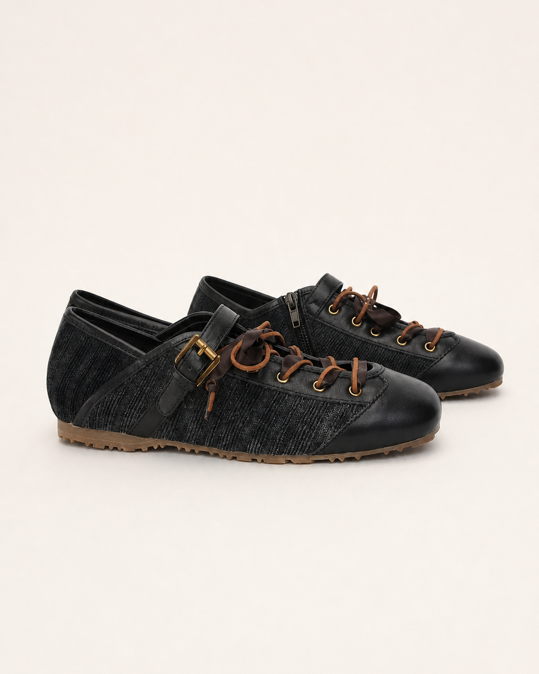 Scarpe Basse con Lacci e Fibbia