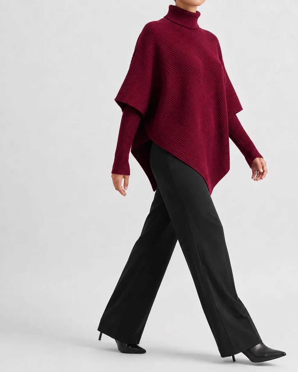Maglione a Collo Alto Asimmetrico