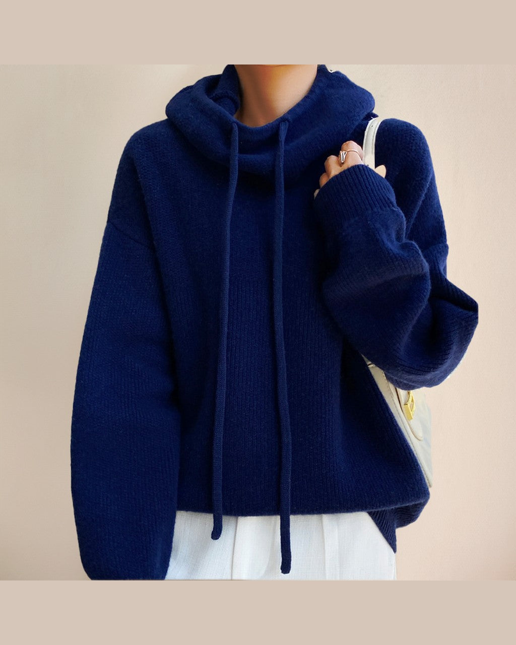 Maglione con Cappuccio Avvolgente