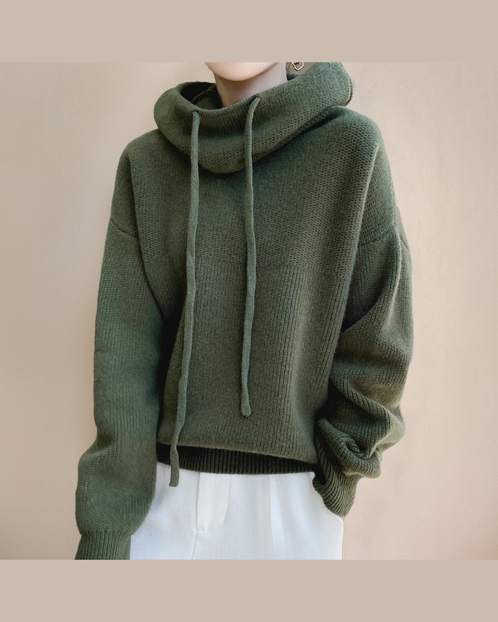 Maglione con Cappuccio Avvolgente