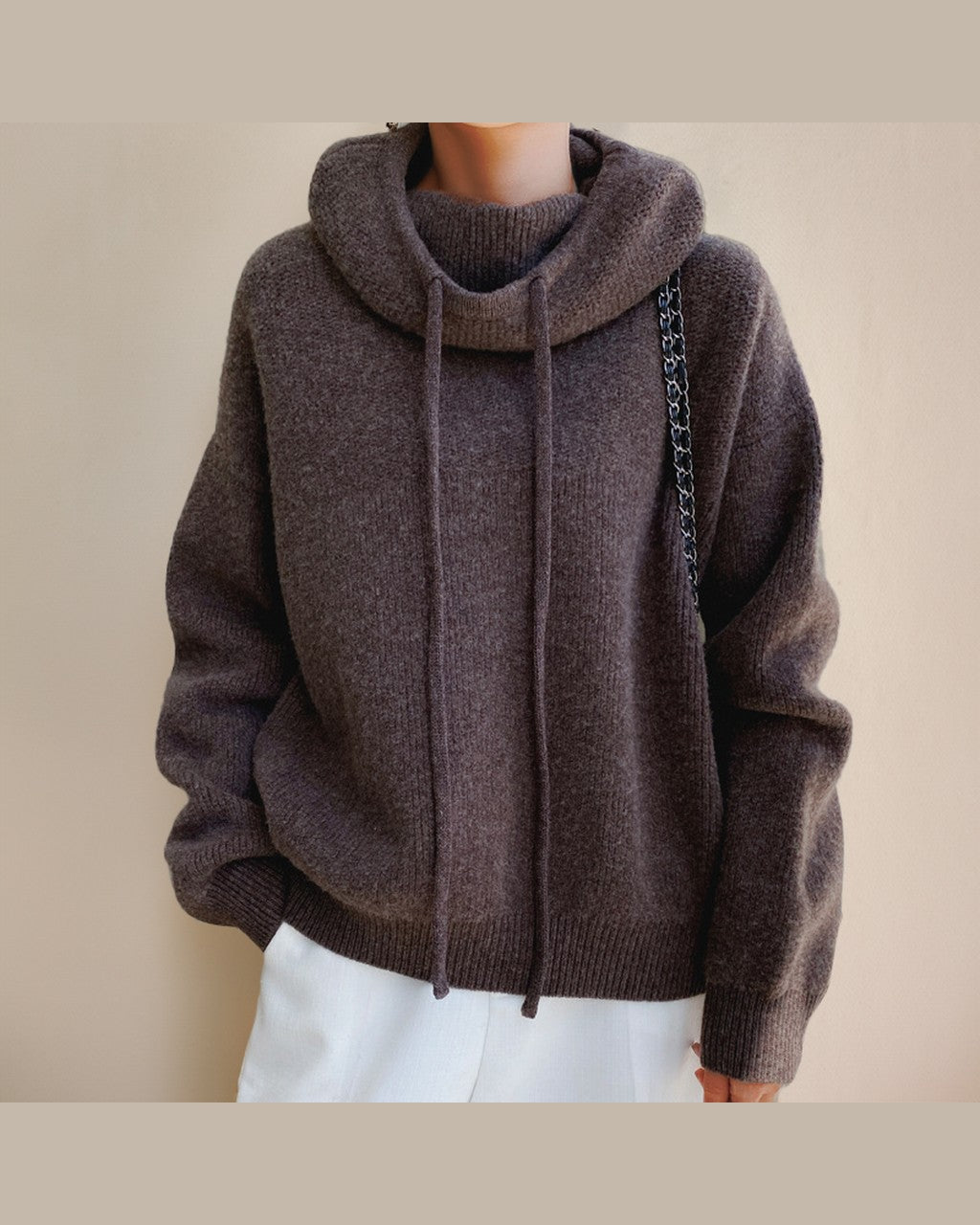 Maglione con Cappuccio Avvolgente