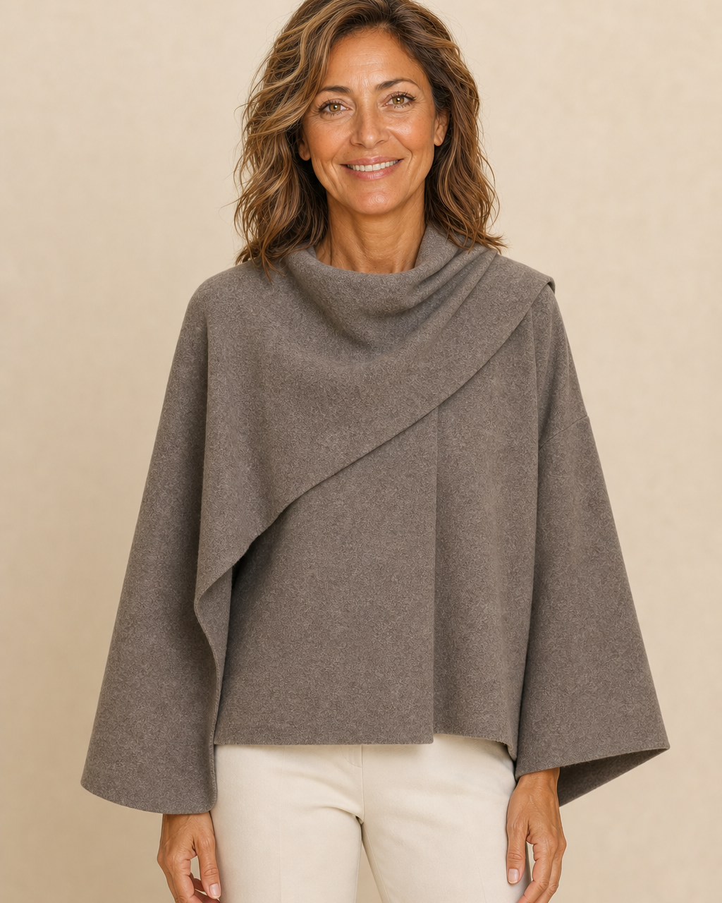 Cappotto a Mantella con Collo Drappeggiato