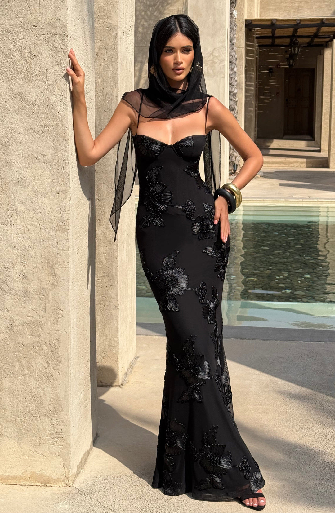 Abito Lungo Nero Scollo a Cuore