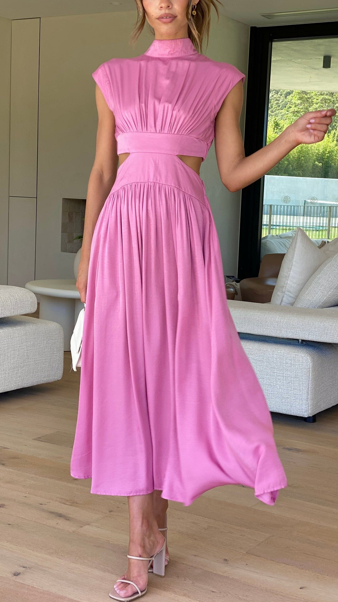 Abito Midi Rosa con Cut-Out